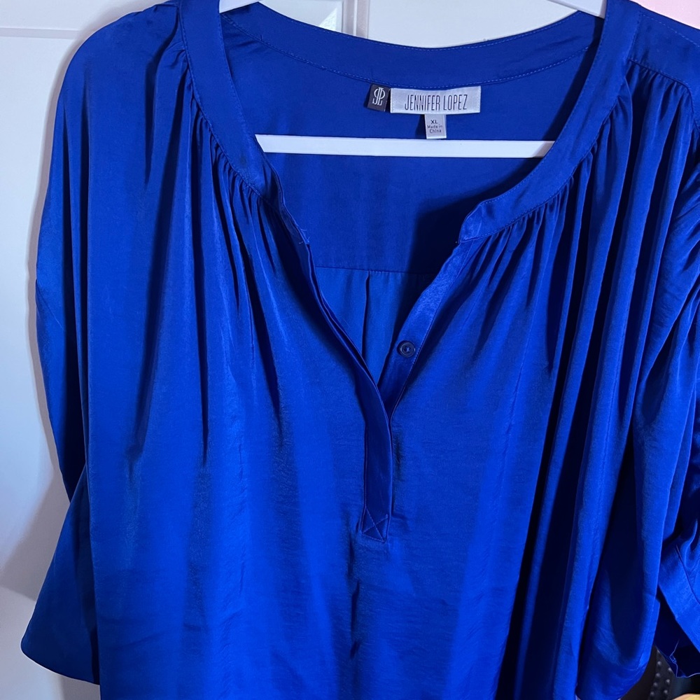 Women’s dress shirt